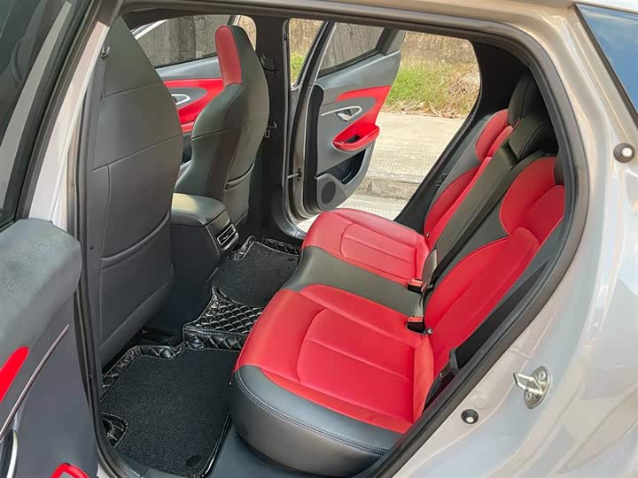 Changan UNI-T 2022 1.5 T Premium — фото 9