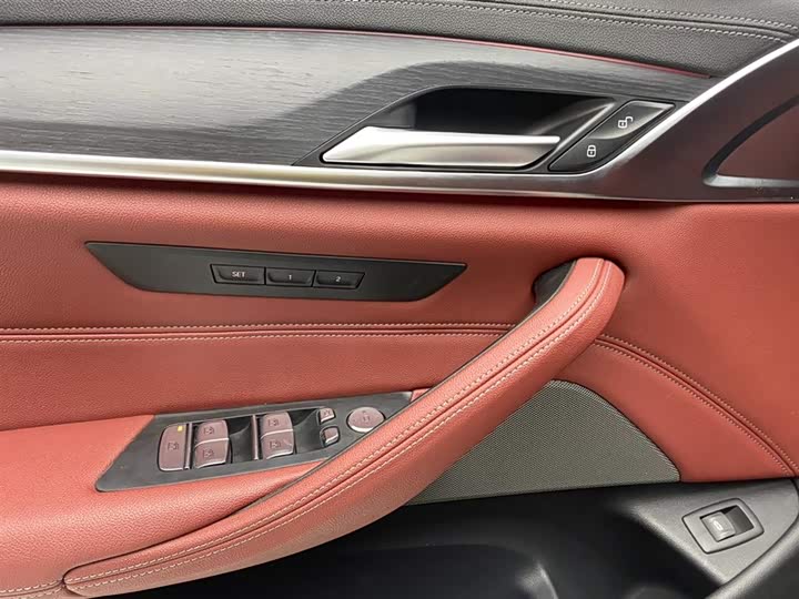BMW 5-Series 2021 530 Li Leading M — фото 23