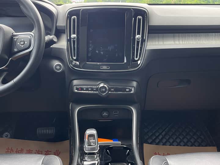 Volvo XC40 2021 T 4 WD — фото 13