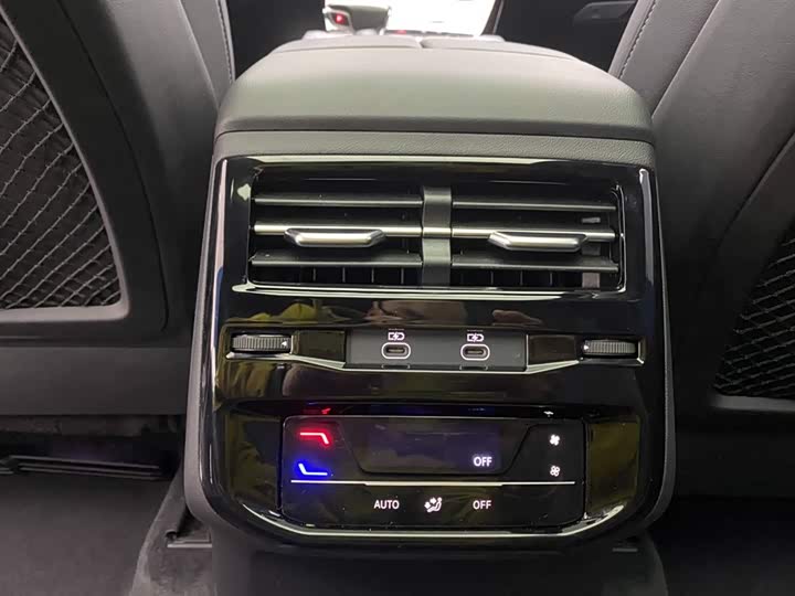 Audi Q6 2023 45 TFSI quattro — фото 29