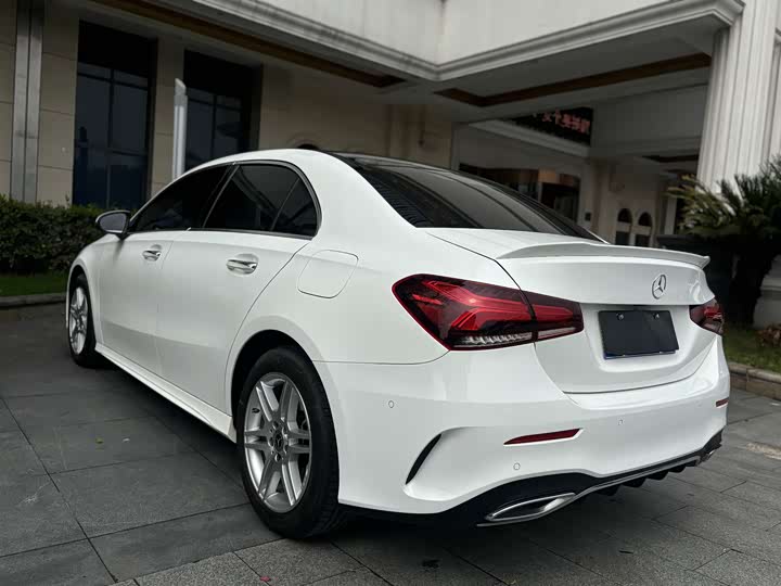 Mercedes-Benz A-Class 2021 A 200 L — фото 12