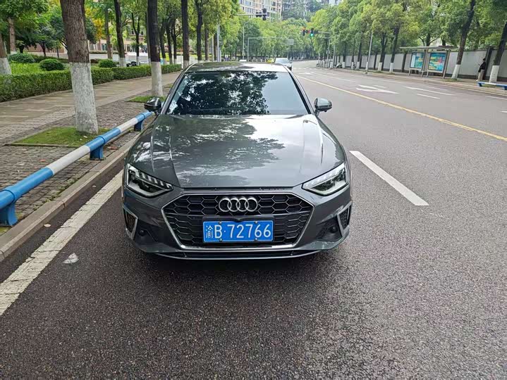 Audi A4L 2022 40 TFSI — фото 2
