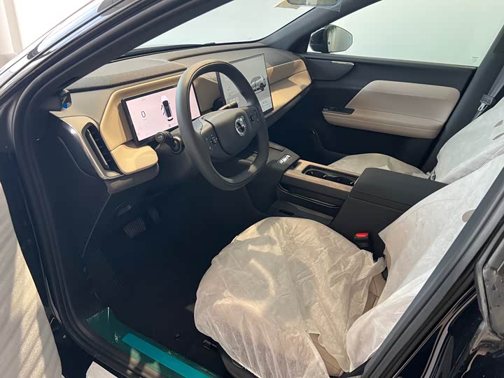 Volvo XC70 Hybrid 2026 4 WD Plus — фото 8