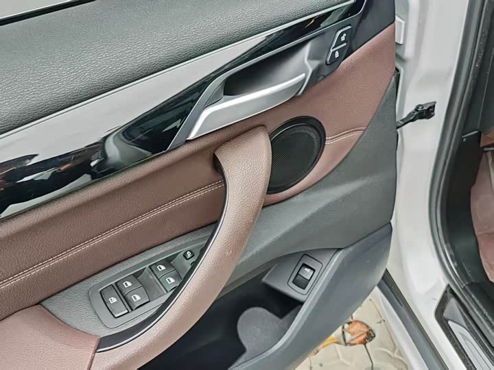 BMW X1 2020 s Drive 20 Li — фото 15