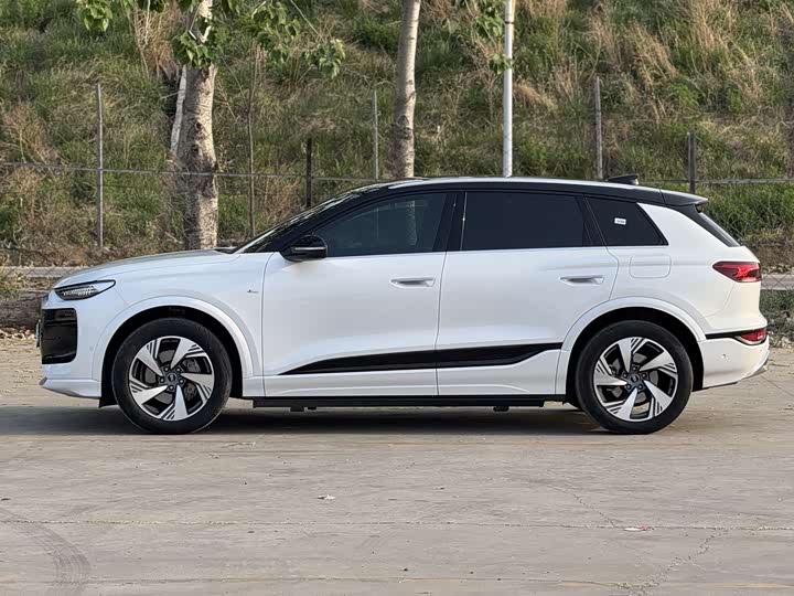 Audi Q6L e-tron 2026 — фото 4