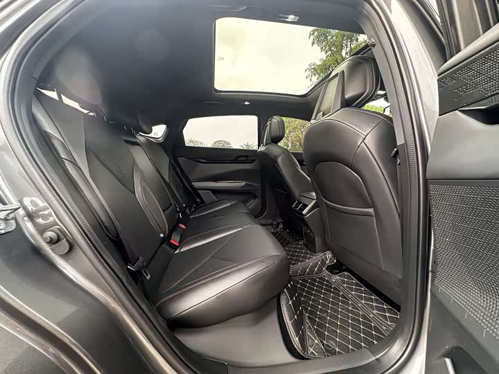 Changan UNI-V 2022 1.5 T Premium — фото 16