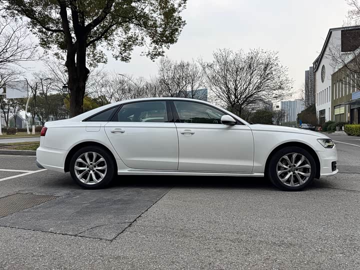 Audi A6L 45 TFSI quattro спорт — фото 7