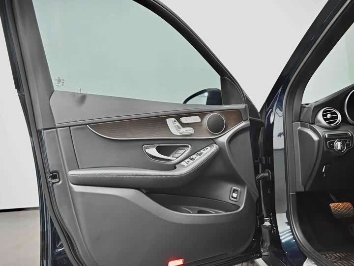 Mercedes-Benz GLC 2021 GLC 260 L 4 MATIC Luxury — фото 25
