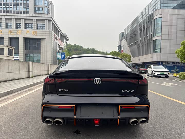 Changan UNI-V 2023 1.5 T — фото 5