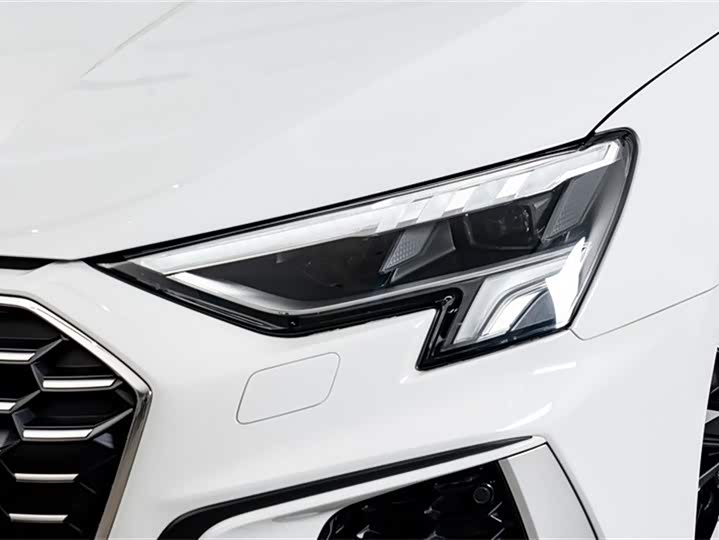 Audi A3 2024 A 3 L Limousine 35 TFSI Sport — фото 4