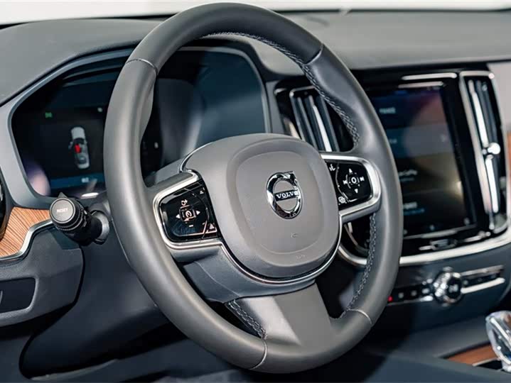 Volvo S60 2024 B 4 — фото 10
