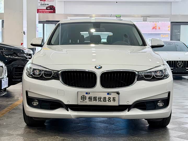 BMW 3-Series 2018 320i — фото 2