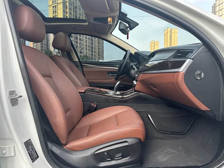 BMW 5-Series 2014 525 Li Leading — фото 10