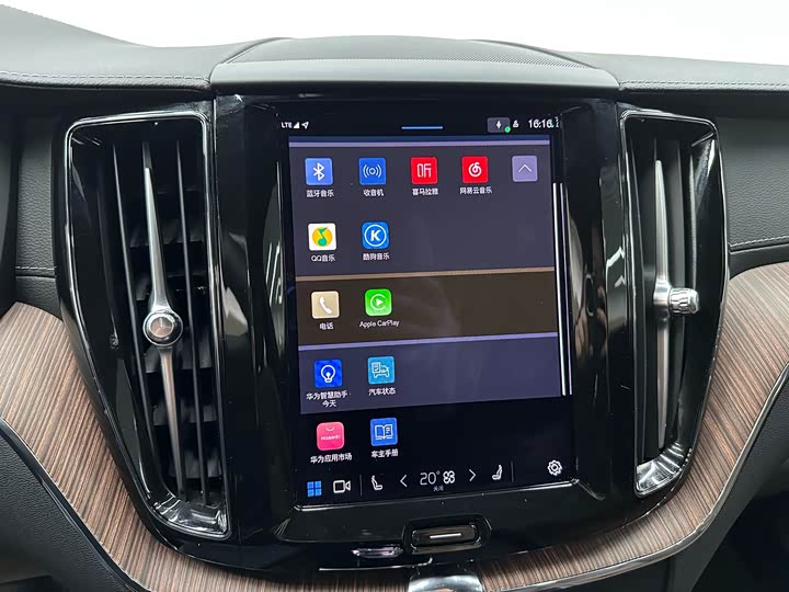 Volvo XC60 2024 B 5 4 WD — фото 13