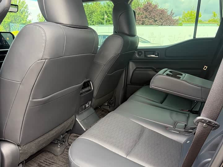 Toyota Prado — фото 11