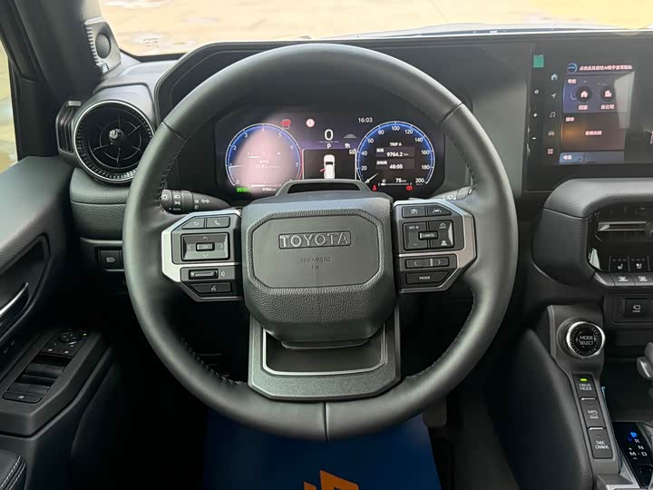 Toyota Prado — фото 14