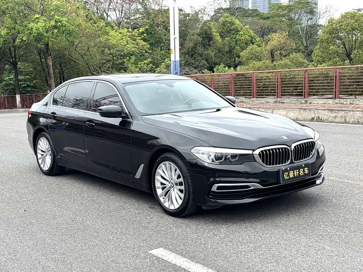 BMW 5 Series 525Li люкс-пакет — фото 3