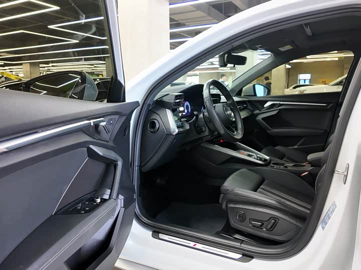 Audi A3 2021 A 3 L Limousine 35 TFSI Sport — фото 11