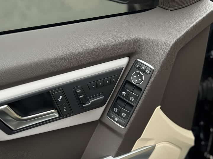 Mercedes-Benz GLK-Class 2015 GLK 300 4 MATIC — фото 6