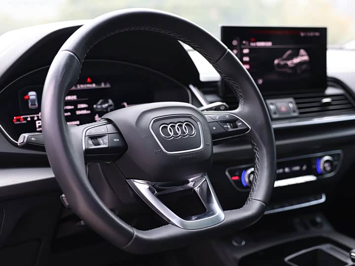 Audi Q5L 2022 40 T — фото 8