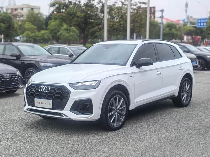 Audi Q5L 2023 40 T — фото 1