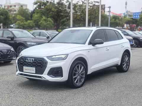 Audi Q5L 2023 40 T — фото 13