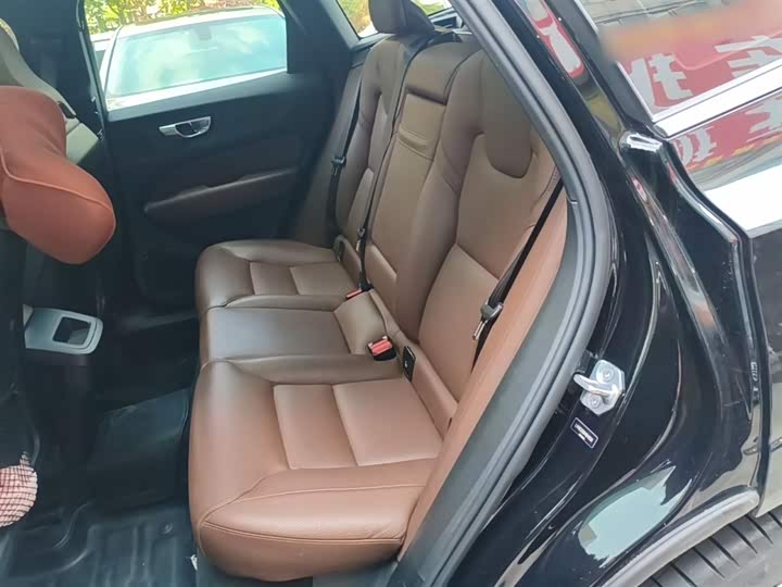 Volvo XC60 2021 T 5 4 WD — фото 17