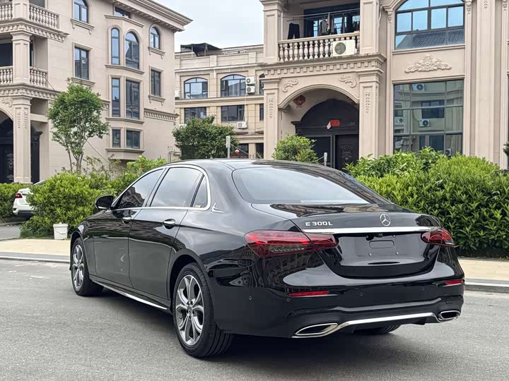 Mercedes-Benz E-Class 2021 E 300 L — фото 4