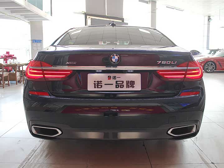 BMW 7-Series 2018 750 Li x Drive M — фото 3
