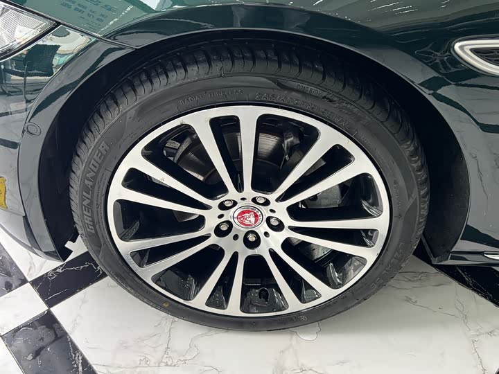 Jaguar XFL 2024 2.0 T P 250 2 WD — фото 13
