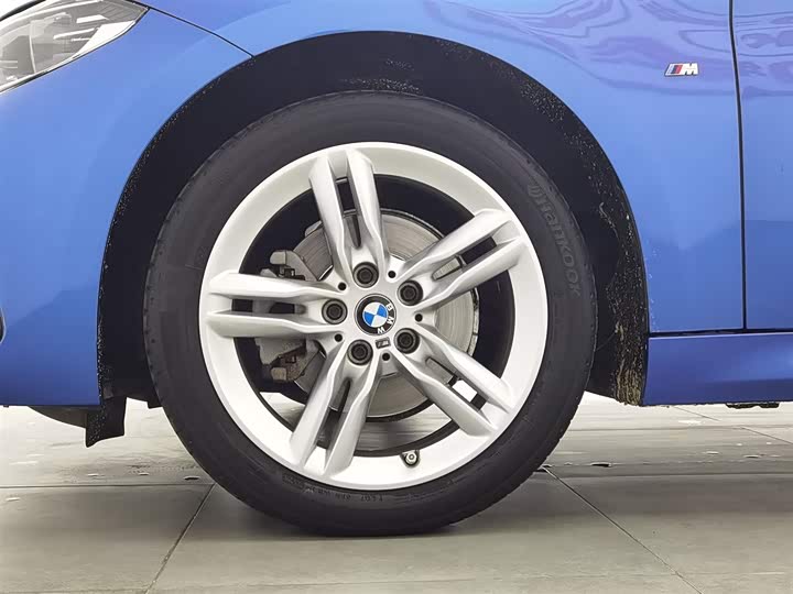 BMW 1-Series 2020 120i M — фото 17