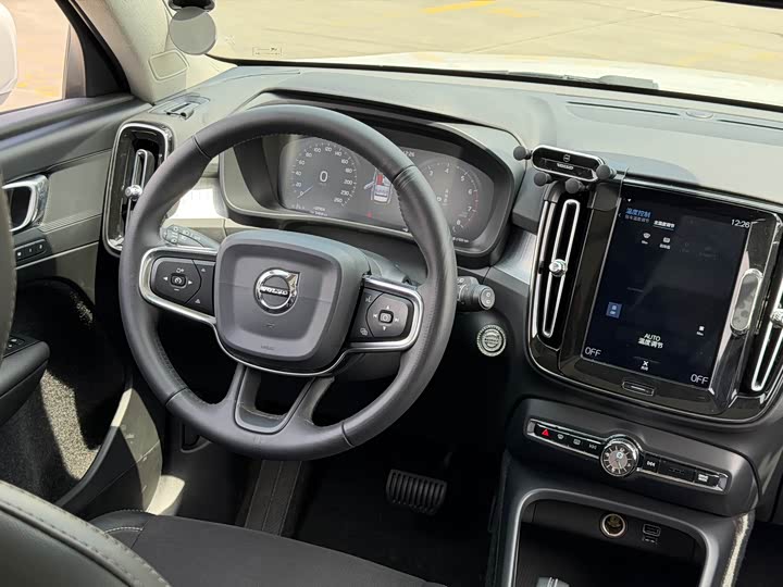Volvo XC40 2020 T 3 — фото 8
