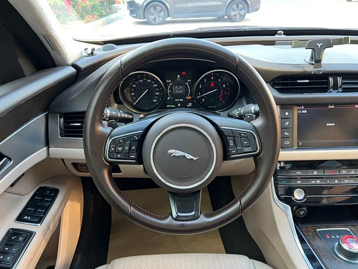 Jaguar XFL 2017 XFL 2.0 T 240 PS — фото 15