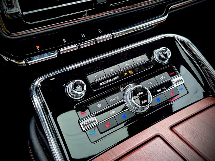 Lincoln Navigator — фото 7