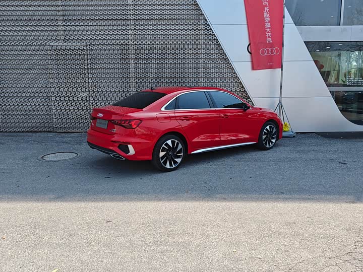 Audi A3 2024 A 3 L Limousine 35 TFSI Sport — фото 4