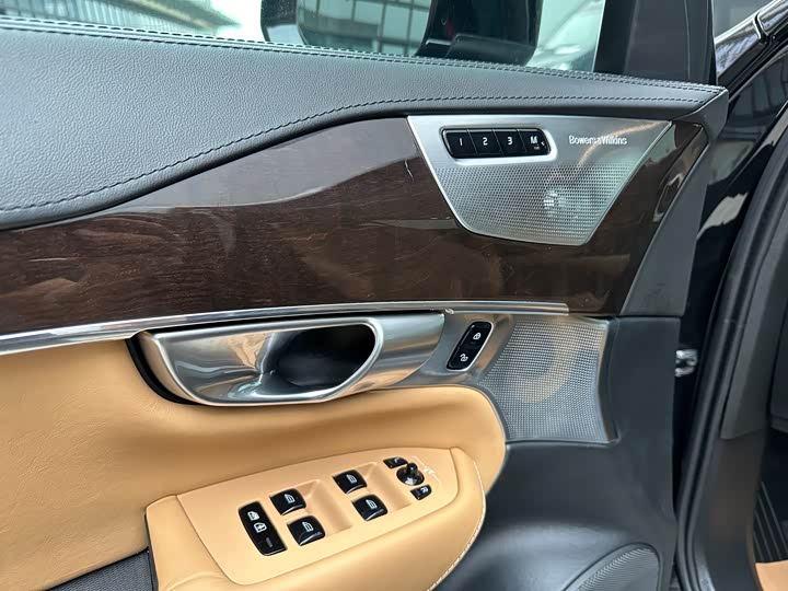 Volvo XC90 2015 T 6 7 — фото 14