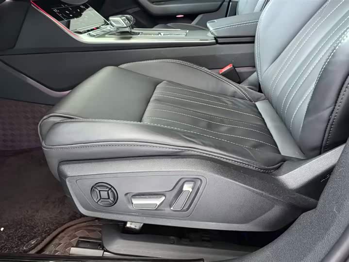 Audi A6L 40 TFSI — фото 12