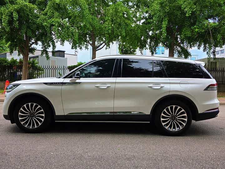 Lincoln Aviator — фото 7