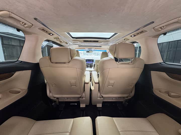 Toyota Alphard — фото 13