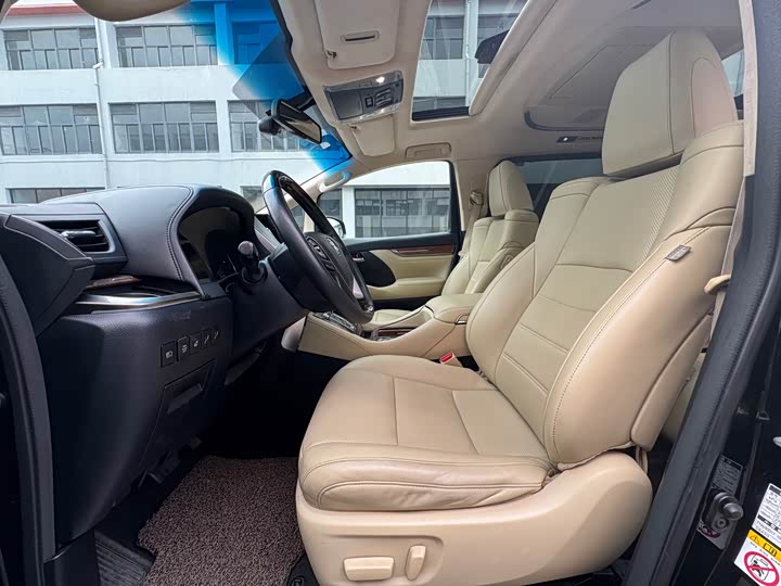 Toyota Alphard — фото 8