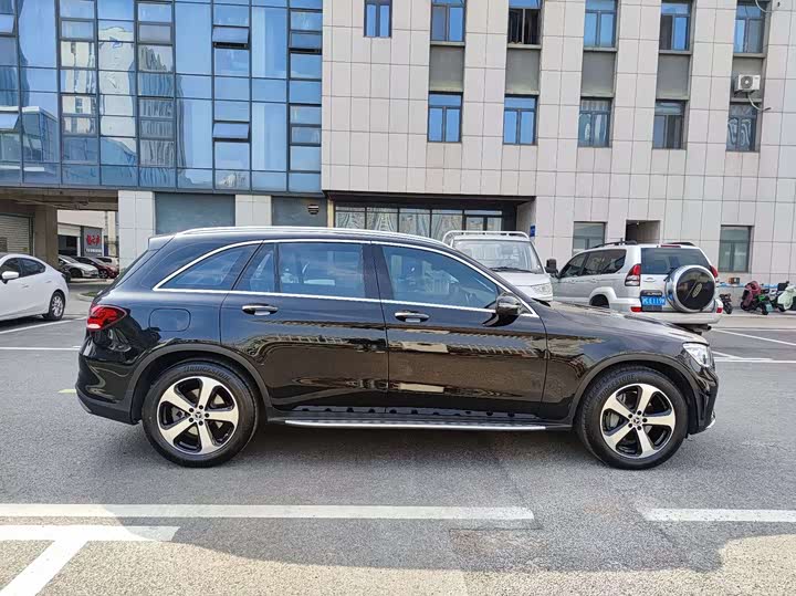 Mercedes-Benz GLC 2022 GLC 260 L 4 MATIC — фото 6