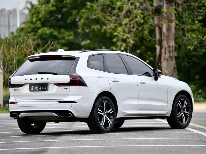 Volvo XC60 2021 T 5 4 WD — фото 12