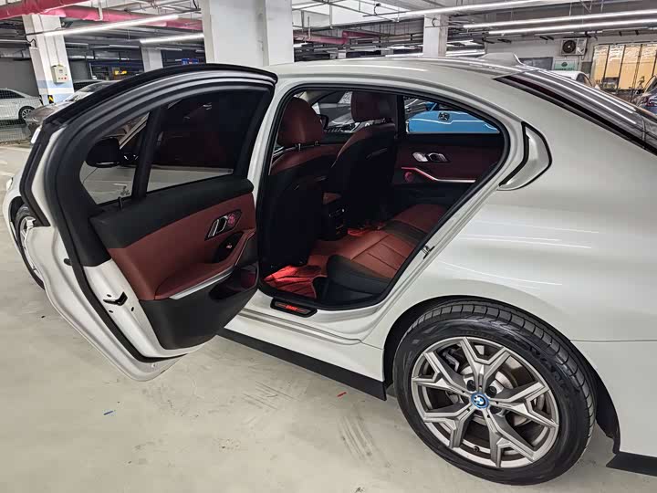 BMW i3 2022 e Drive 35 L — фото 27