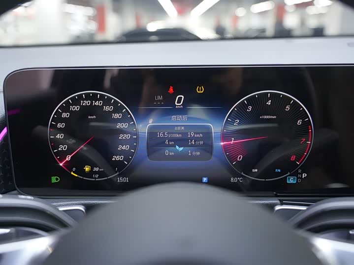 Mercedes-Benz GLB 2024 GLB 220 — фото 7