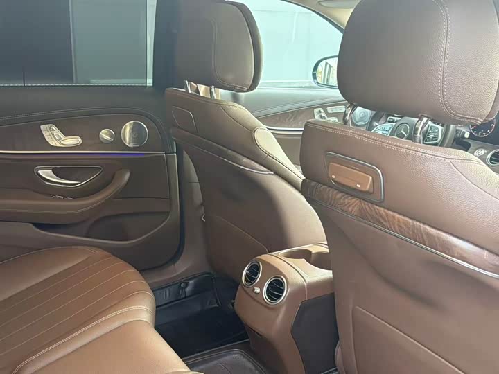Mercedes-Benz E-Class 2017 E 300 L Luxury — фото 12
