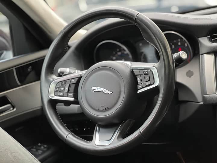 Jaguar XFL 2018 XFL 2.0 T 200 PS — фото 14