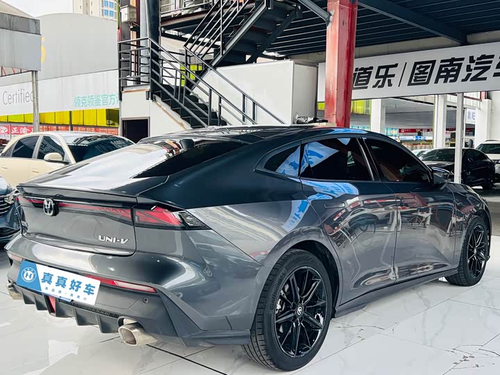 Changan UNI-V 2024 1.5 T — фото 9