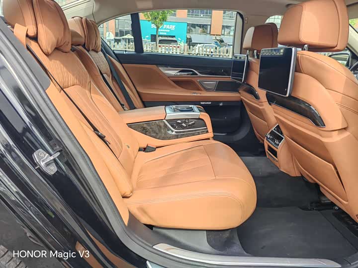 BMW 7-Series 2016 730 Li Luxury — фото 23