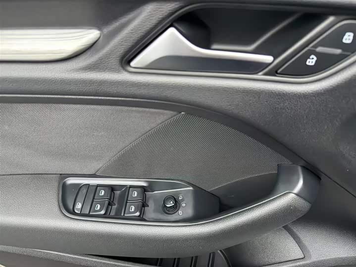 Audi A3 2015 Limousine 35 TFSI — фото 10
