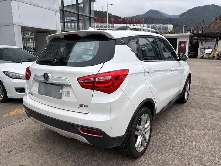Changan CS35 2017 1.6 L ATLuxury — фото 9